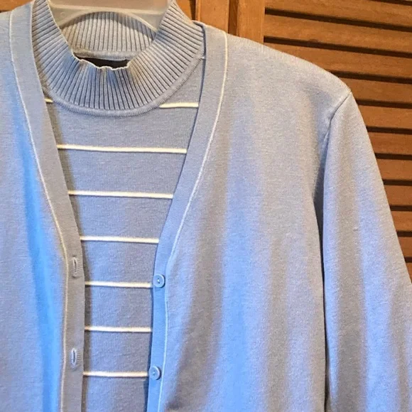 Vintage Van Heusen Powder Blue & White Cardigan Set - Picture 8 of 16